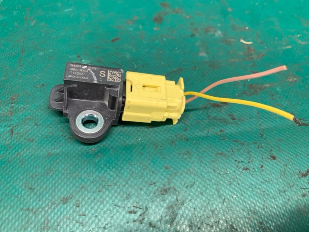 98830-3TA6A | Датчик удара задн. прав. NISSAN X-TRAIL/ROGUE T32 13-20