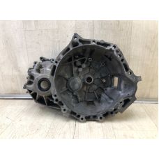 Крышка МКПП передн. TOYOTA AURIS 06-12