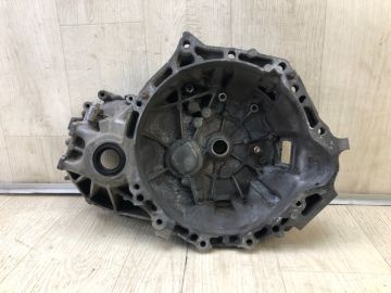 Крышка МКПП передн. TOYOTA AURIS 06-12
