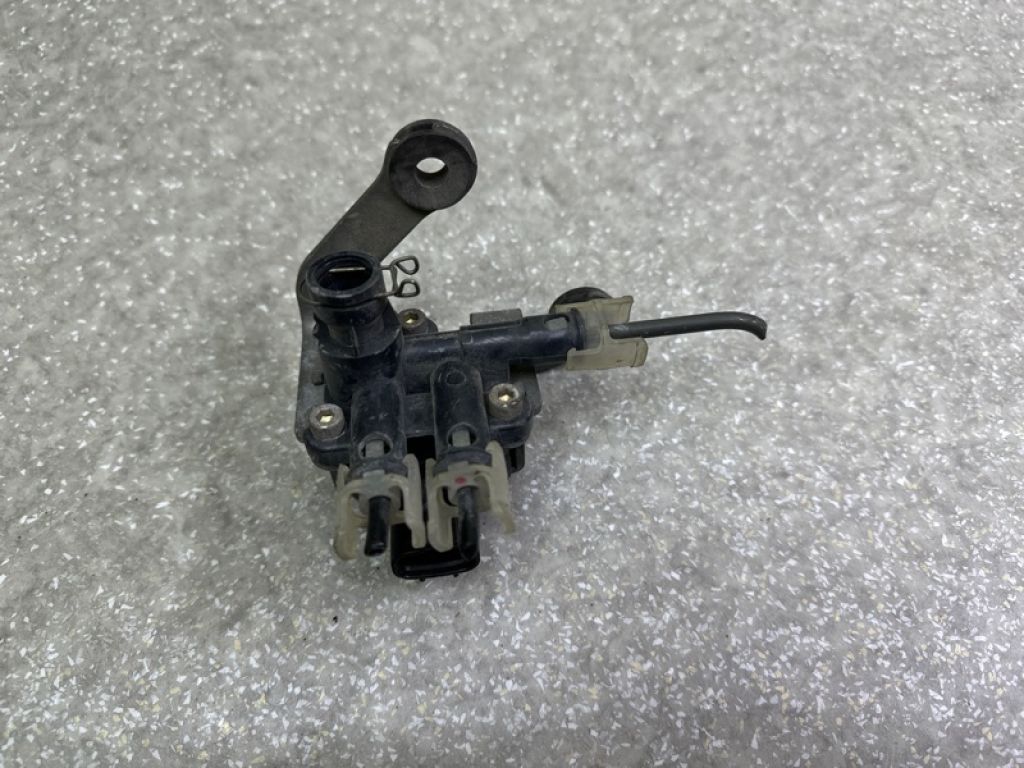 48095-50040 | Клапан пневмопідвіски передн. LEXUS LS430 00-06