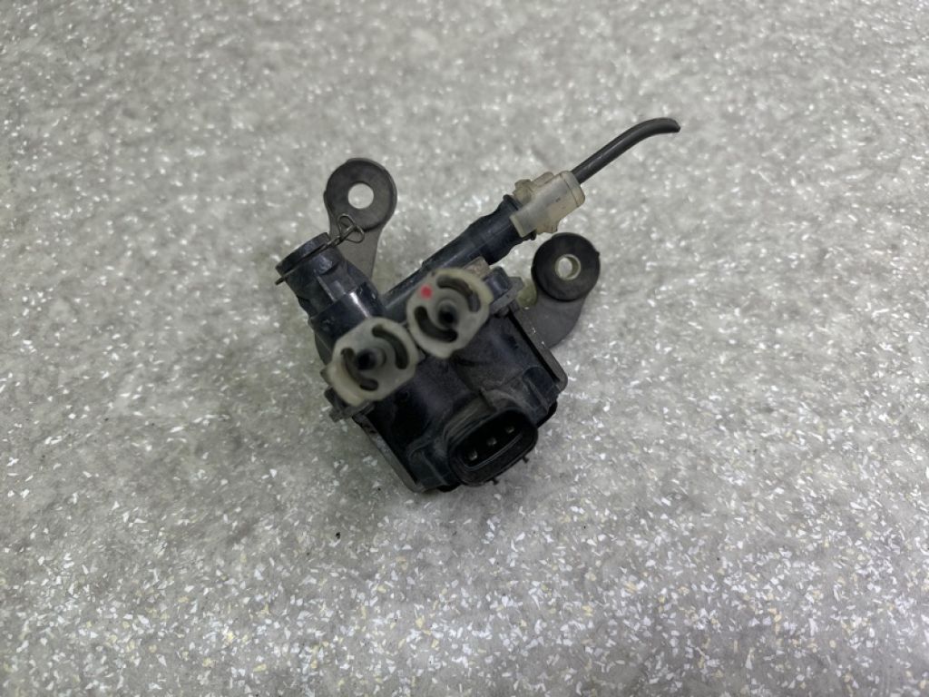 48095-50040 | Клапан пневмопідвіски передн. LEXUS LS430 00-06 - Фото 2