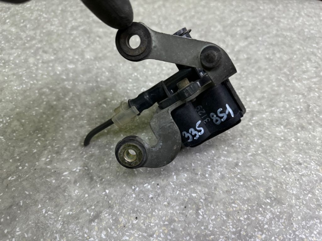 48095-50040 | Клапан пневмопідвіски передн. LEXUS LS430 00-06 - Фото 3