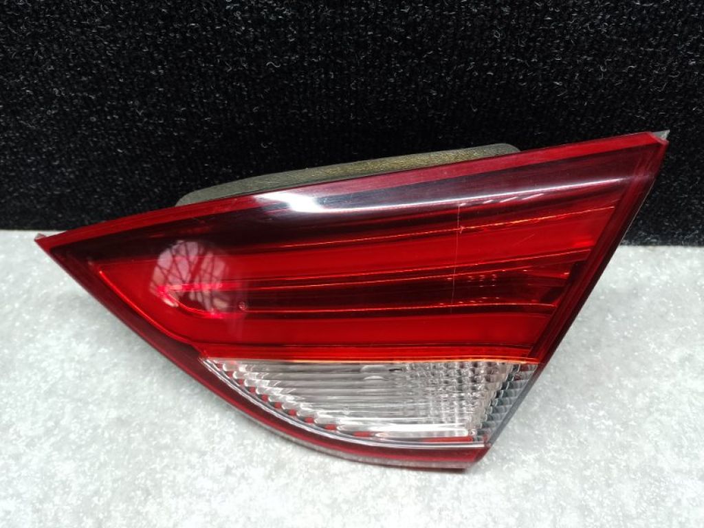 68110364AB | Фонарь внутренний прав. CHRYSLER 200 14-16