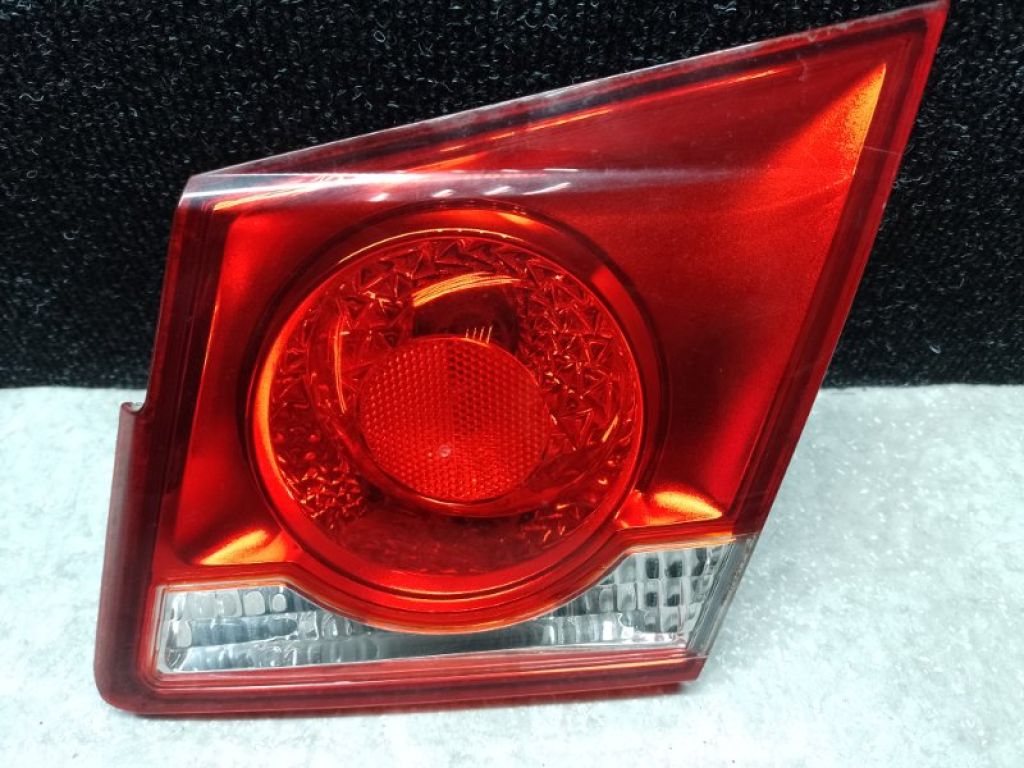 95389372 | Фонарь внутренний прав. CHEVROLET CRUZE 08-15