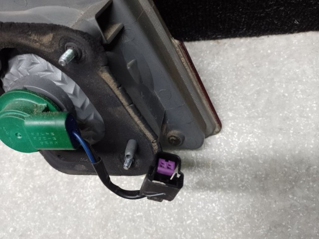 95389372 | Фонарь внутренний прав. CHEVROLET CRUZE 08-15 - Фото 3