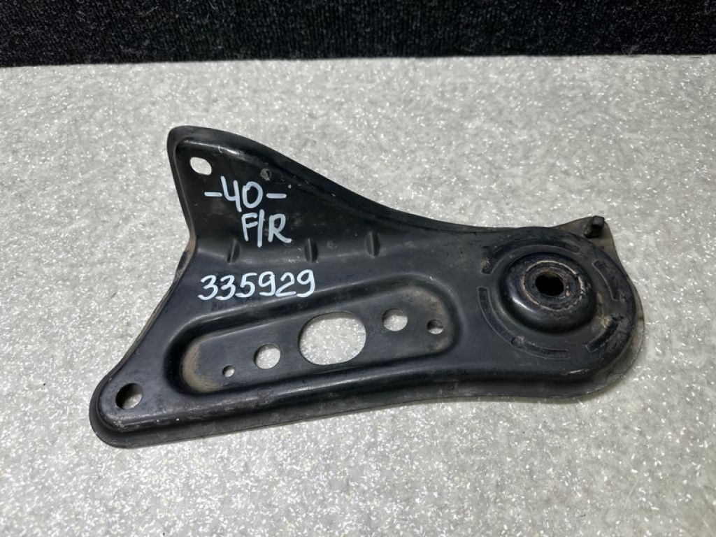 51035-07010 | Кріплення балки підвіски передн. прав. TOYOTA CAMRY 40 06-11