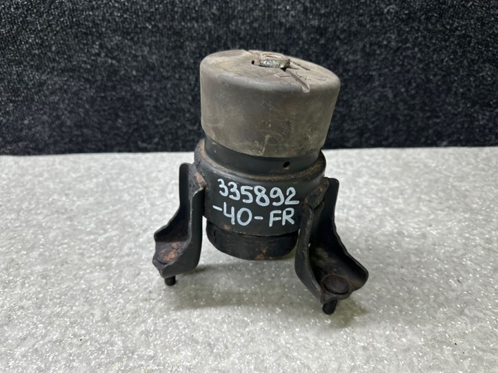 12361-0H100 | Подушка двигуна передн. TOYOTA CAMRY 40 06-11