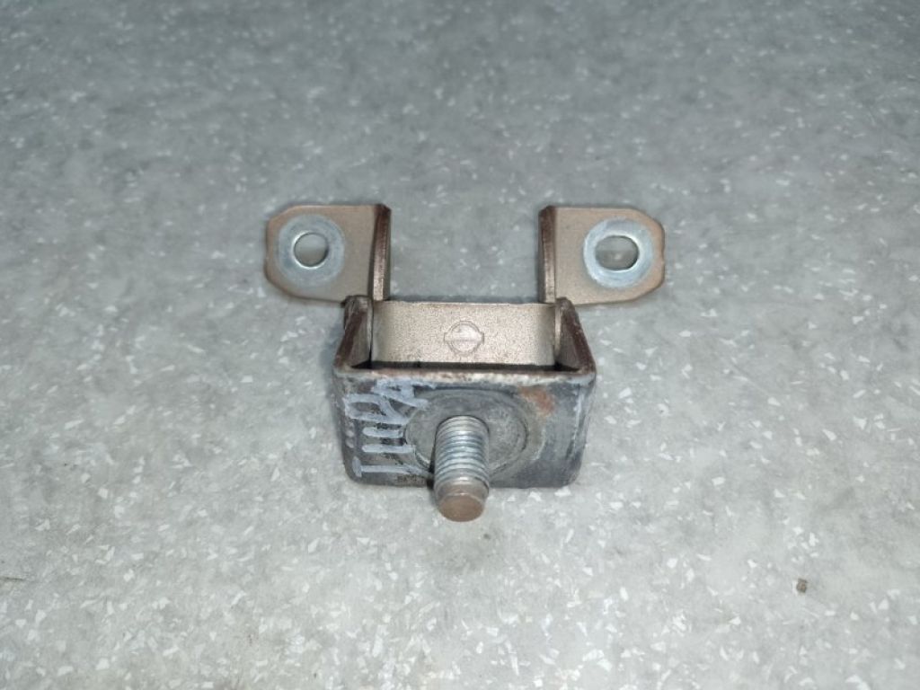 90400-ED00A | Петля крышки багажника NISSAN TIIDA/VERSA C11 04-11