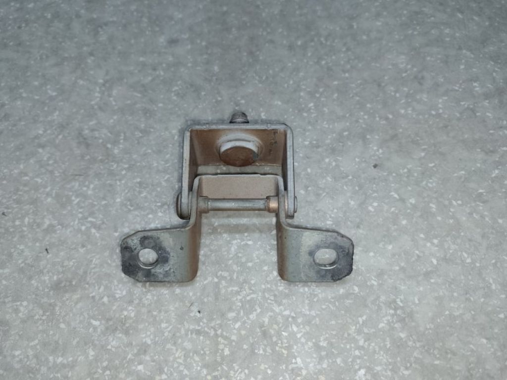 90400-ED00A | Петля кришки багажника NISSAN TIIDA/VERSA C11 04-11 - Фото 2