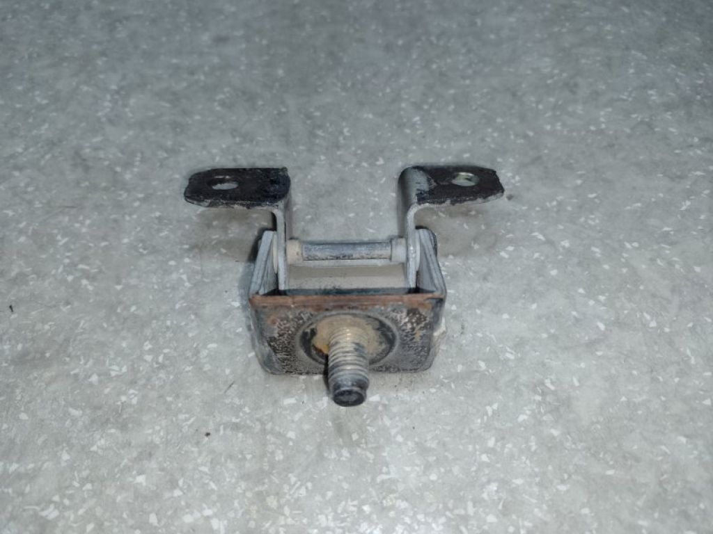 90400-ED00A | Петля кришки багажника NISSAN TIIDA/VERSA C11 04-11