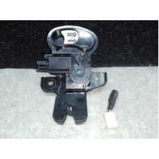 Замок кришки багажника CHRYSLER 200 14-16