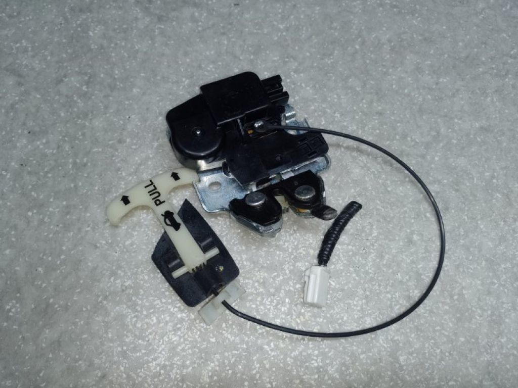 84630-3TA0A | Замок кришки багажника NISSAN ALTIMA L33 12-18