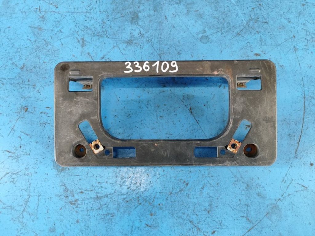 5211447120 | Площадка номерного знака TOYOTA PRIUS - 30 09-17