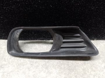 Накладка протитуманної фари прав. TOYOTA CAMRY 40 06-11