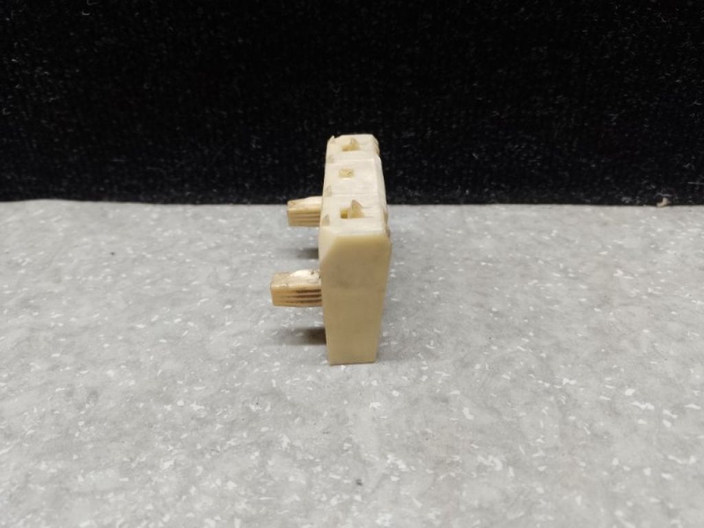 62222-JG000 | Кронштейн переднего бампера (на крыле) прав. NISSAN X-TRAIL T31 07-14 - Фото 3