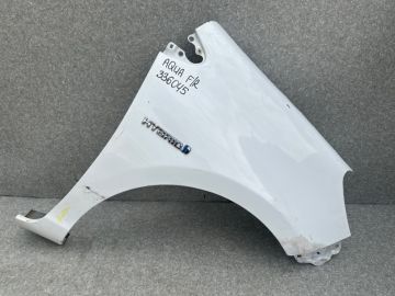 Крило переднє прав. TOYOTA PRIUS C/AQUA 11-14