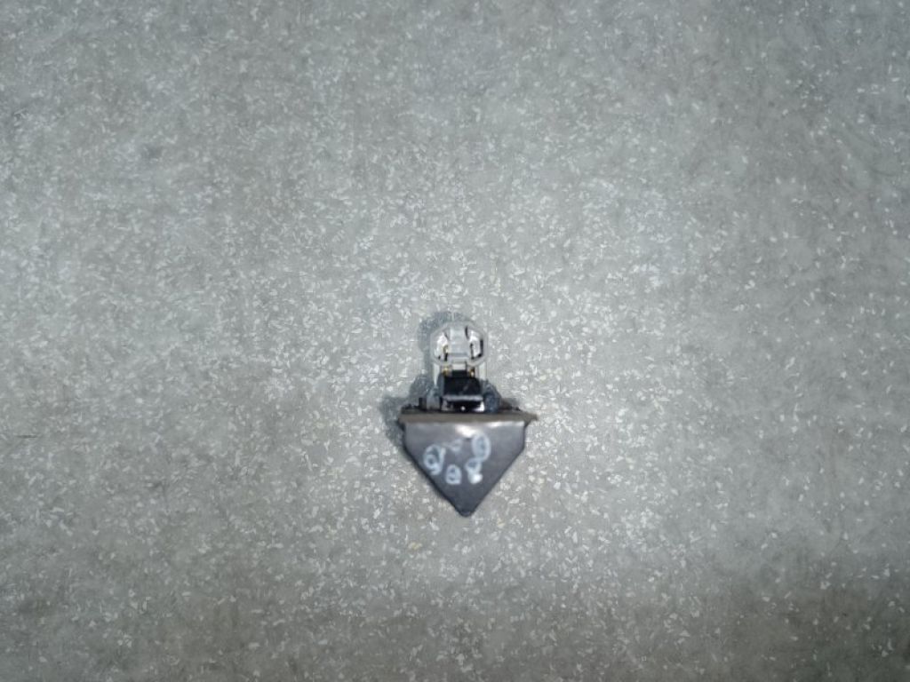 81270-AA020 | Подсветка номера TOYOTA CAMRY 30 02-06 - Фото 3