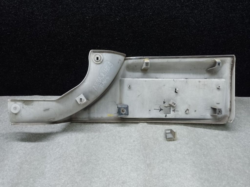 76806-42040-A0 | Накладка крышки багажника лев. TOYOTA RAV4 05-12 - Фото 2