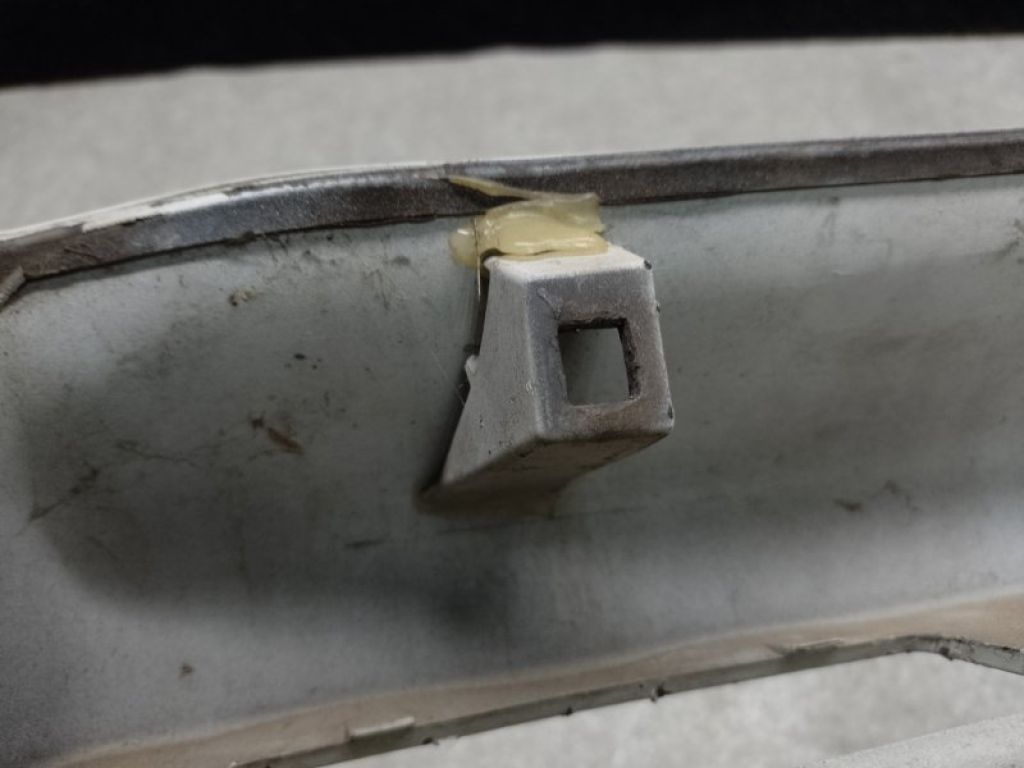 76806-42040-A0 | Накладка крышки багажника лев. TOYOTA RAV4 05-12 - Фото 4