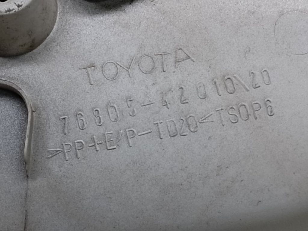 76805-42010-A0 | Накладка крышки багажника прав. TOYOTA RAV4 05-12 - Фото 4