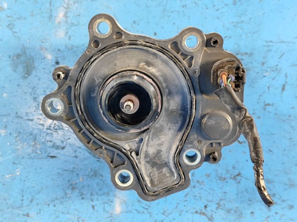 161A0-29015 | Помпа охолодження електрична TOYOTA PRIUS - 30 09-17 - Фото 2