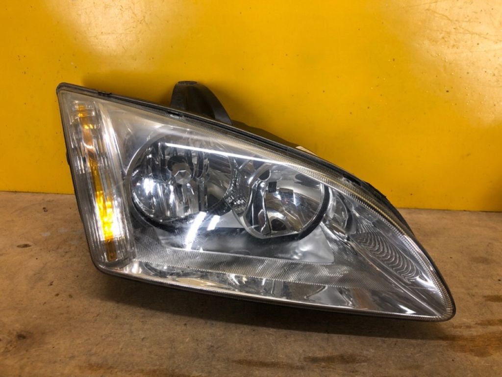 4M51-13W029-AC | Фара прав. FORD FOCUS 04-11