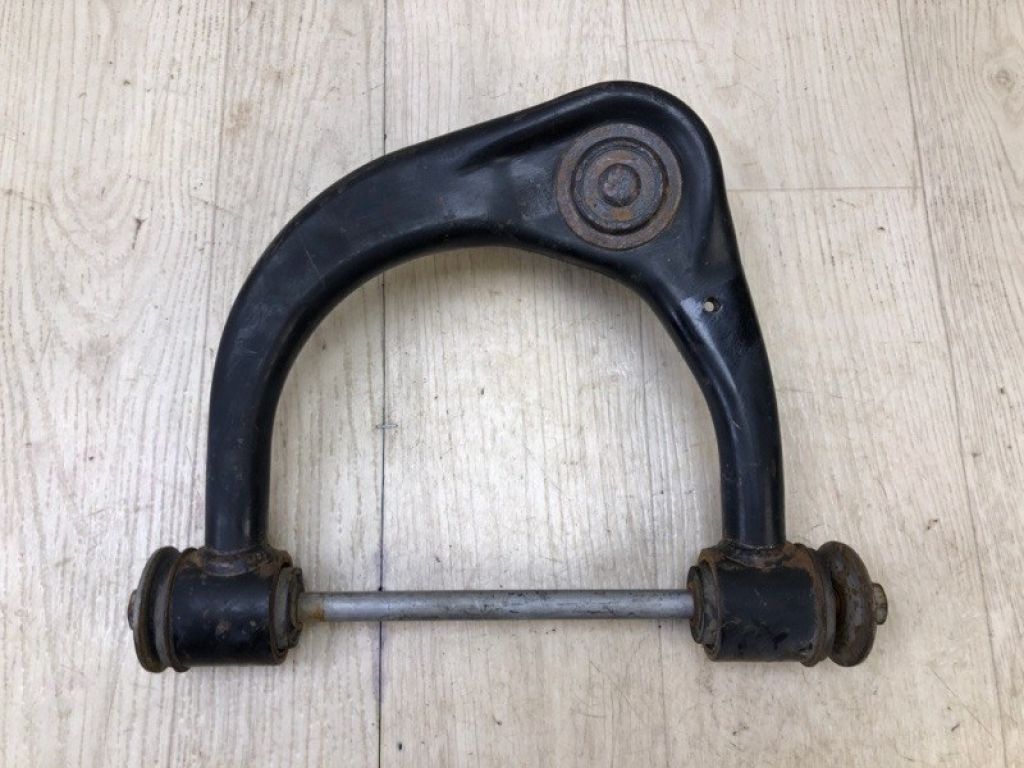 4861060070 | Рычаг передней подвески верхний прав. TOYOTA LAND CRUISER PRADO 150 09-17