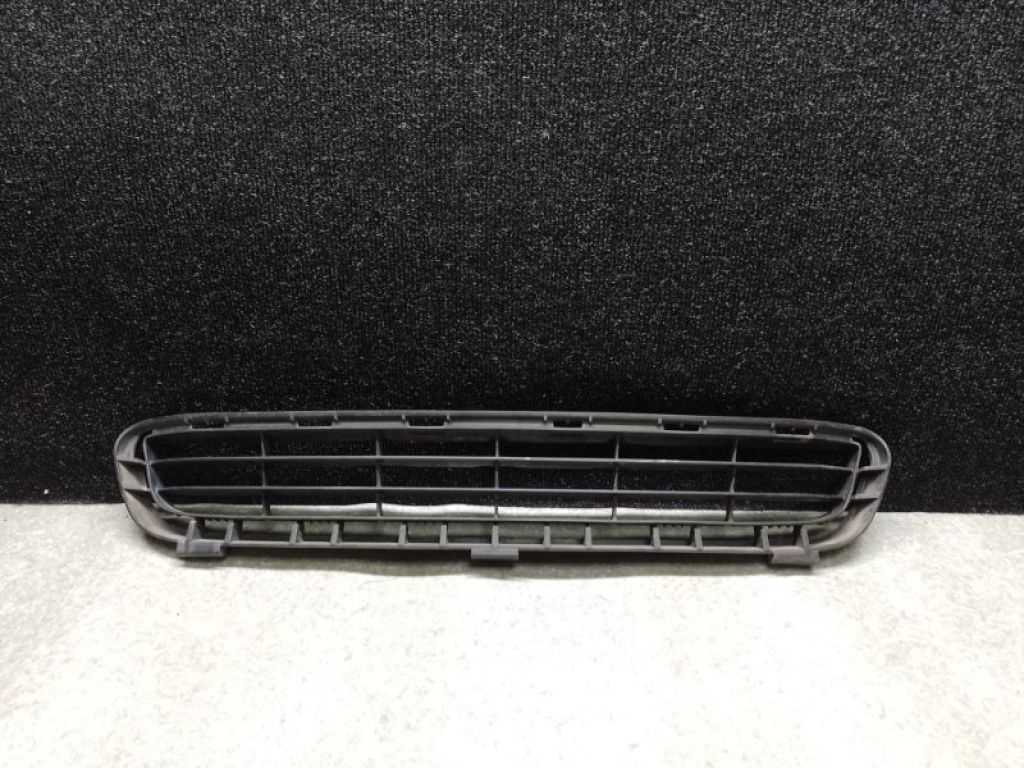 53112-33030 | Решітка переднього бампера TOYOTA CAMRY 40 06-11