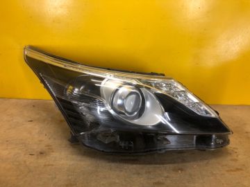 Фара прав. TOYOTA AVENSIS 08-18