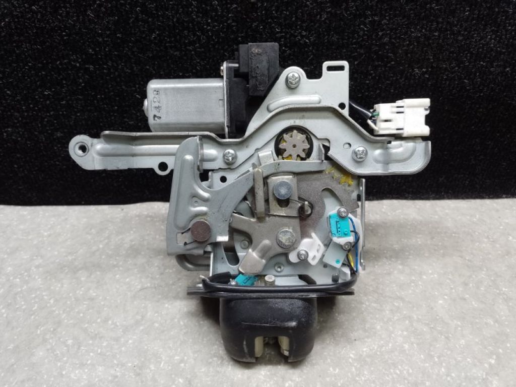 90500-1AA0B | Замок кришки багажника NISSAN X-TRAIL/ROGUE T32 13-20