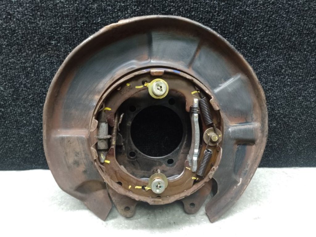 46504-42021 | Тормозной механизм задн. лев. TOYOTA RAV4 00-05