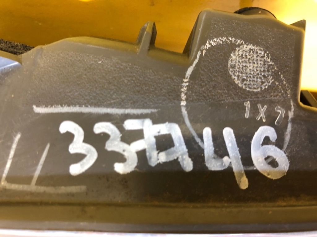 81581-76020 | Ліхтар внутрішній прав. LEXUS CT200 17- - Фото 2