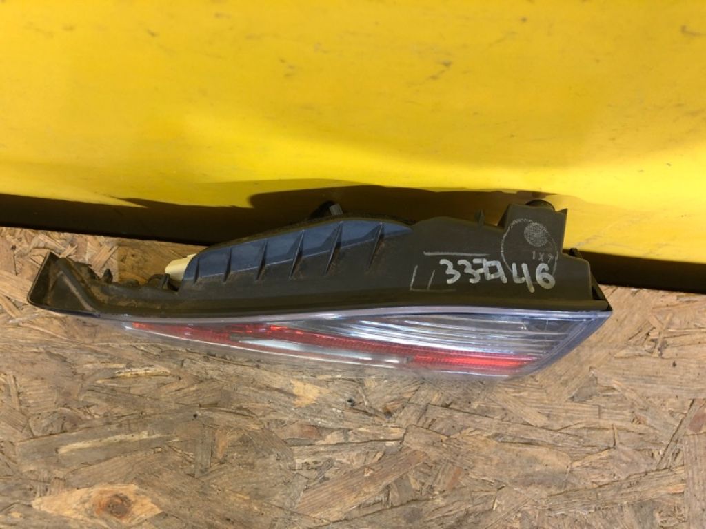 81581-76020 | Ліхтар внутрішній прав. LEXUS CT200 17- - Фото 3