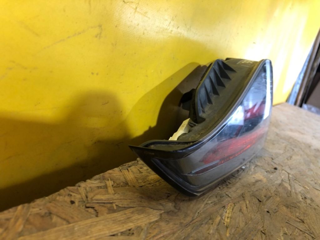 81581-76020 | Ліхтар внутрішній прав. LEXUS CT200 17- - Фото 5