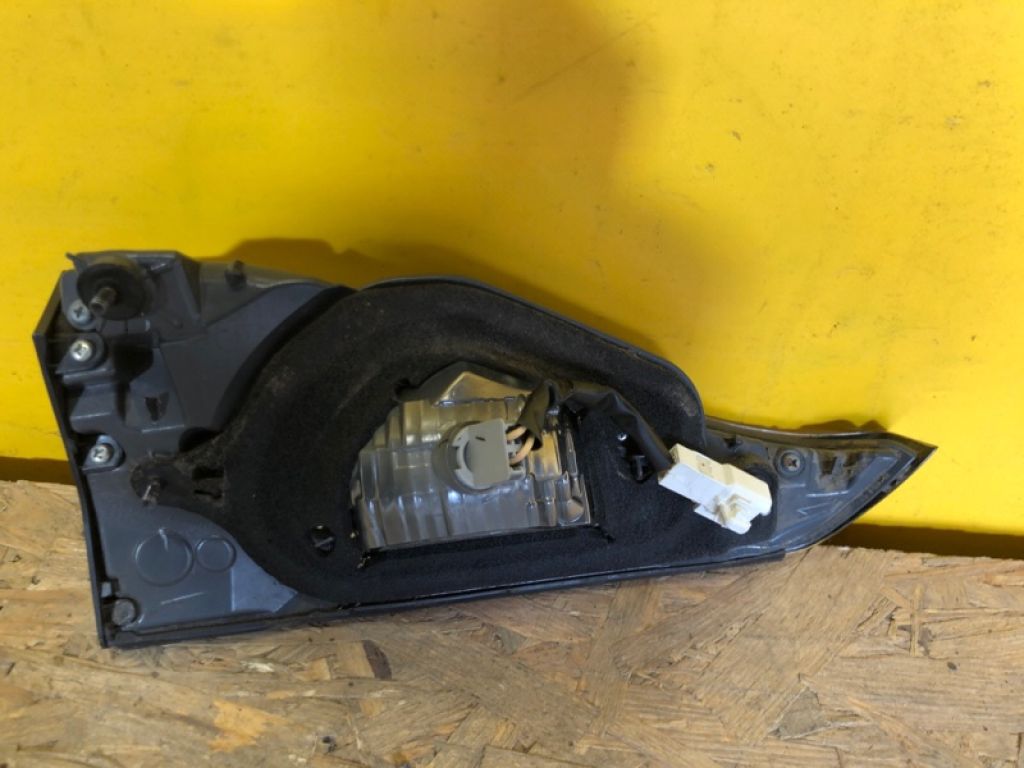 81581-76020 | Ліхтар внутрішній прав. LEXUS CT200 17- - Фото 6