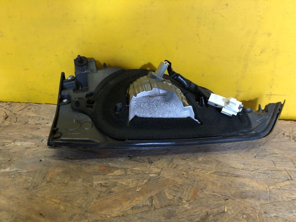 81581-76020 | Ліхтар внутрішній прав. LEXUS CT200 17- - Фото 7