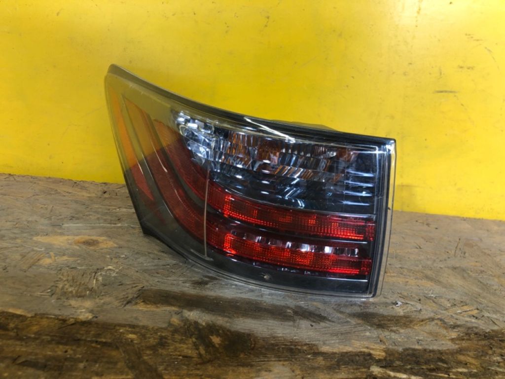 8156176010 | Ліхтар зовнішній прав. LEXUS CT200 17-