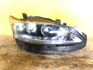 Фара прав. LEXUS CT200 17-