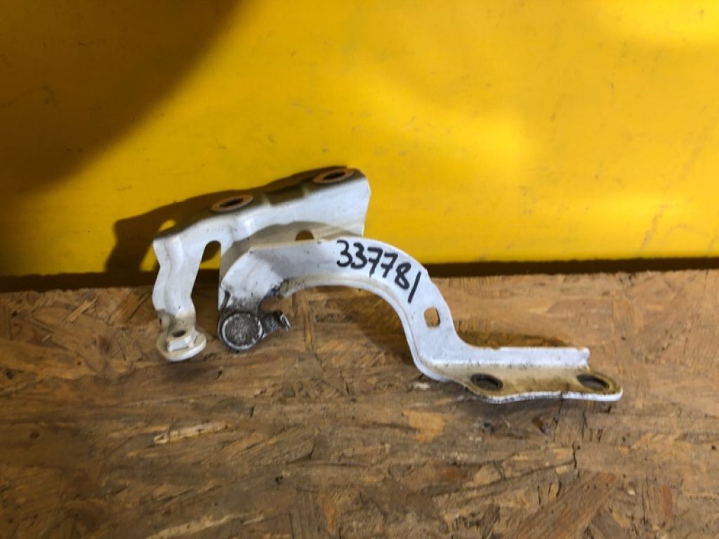 53410-76030 | Петля капоту прав. LEXUS CT200 17-