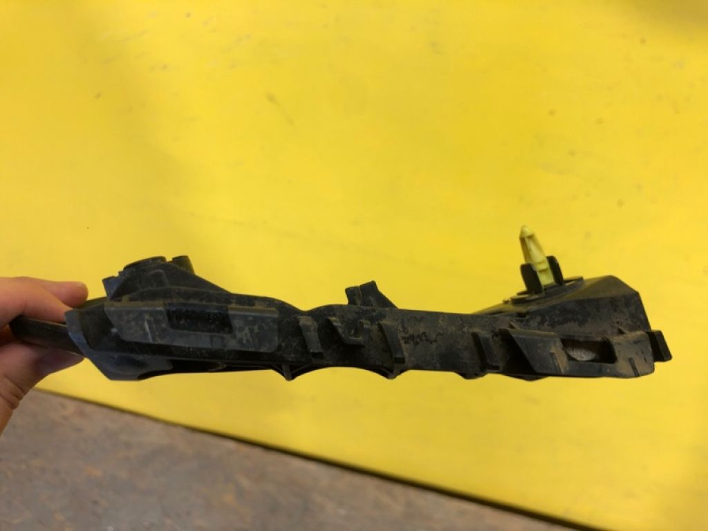 52116-76010 | Кронштейн переднього бампера лів. LEXUS CT200 17- - Фото 4