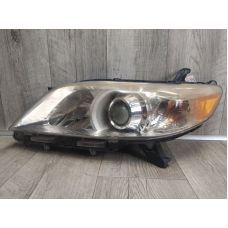 Фара передн. лів. TOYOTA SIENNA 11-16