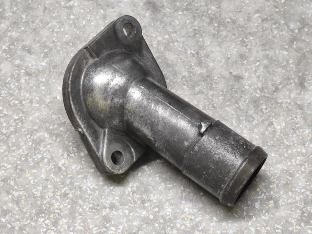 13049-6N200 | Кришка термостату NISSAN X-TRAIL T30 01-07