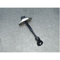 Ограничитель двери передн. TOYOTA CAMRY 50 12-15