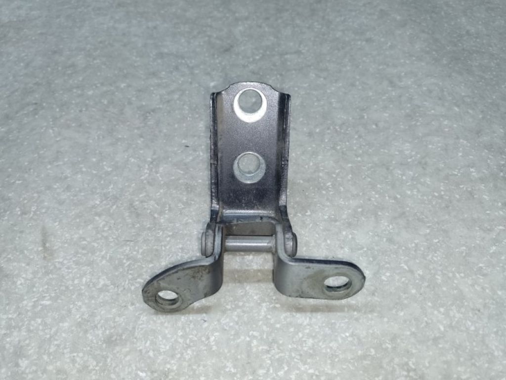68780-02050 | Петля двери нижняя задн. лев. TOYOTA CAMRY 50 12-15