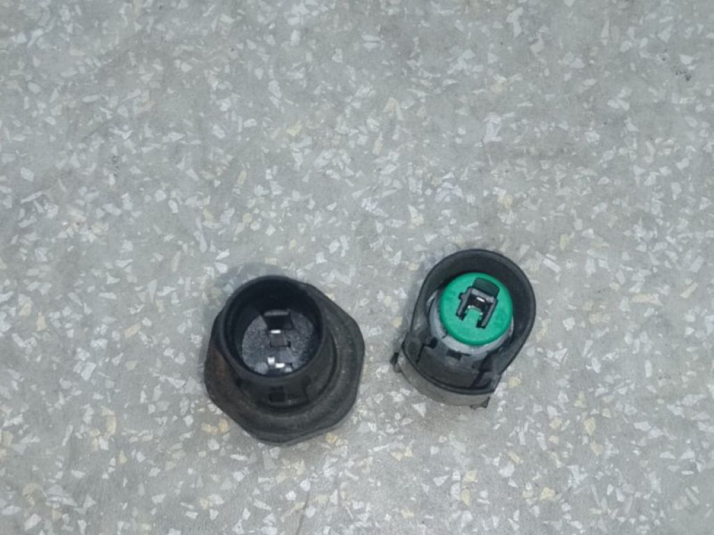 94750-37100 | Датчик тиску олії ДВЗ HYUNDAI ELANTRA AD 16- - Фото 2