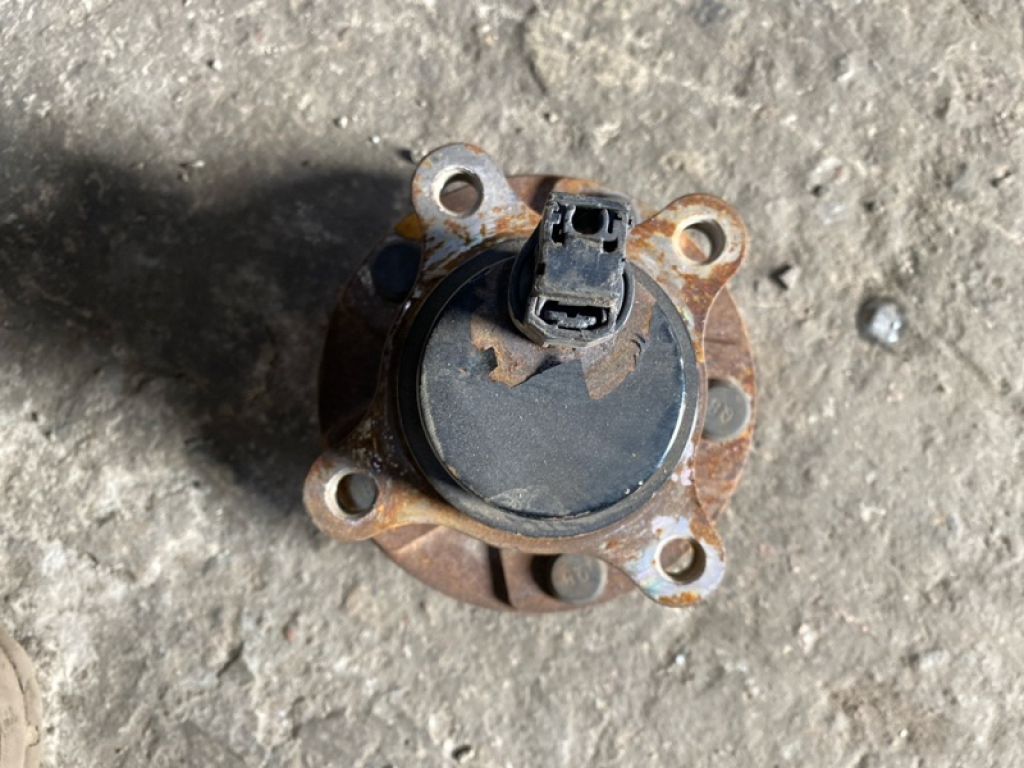 43550-30010 | Ступица передн. прав. LEXUS GS350 GS300 05-11