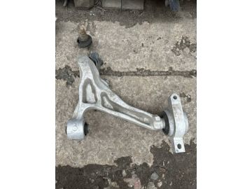 Рычаг передней подвески нижний лев. INFINITI Q50 15-20