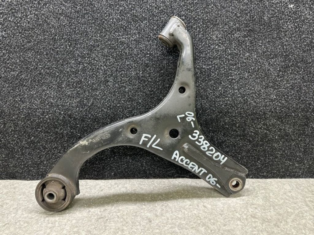 54500-1E000 | Рычаг передней подвески нижний лев. HYUNDAI ACCENT MC 06-10
