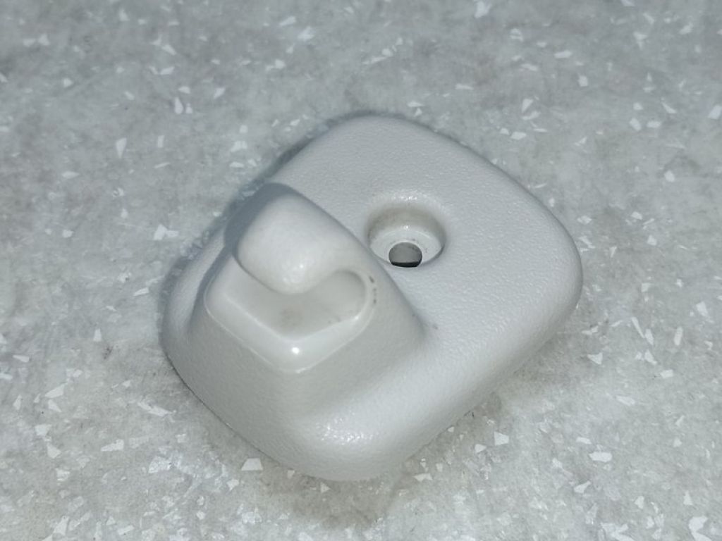 15272047 | Крепление солнцезащитного козырька HUMMER H3 05-10