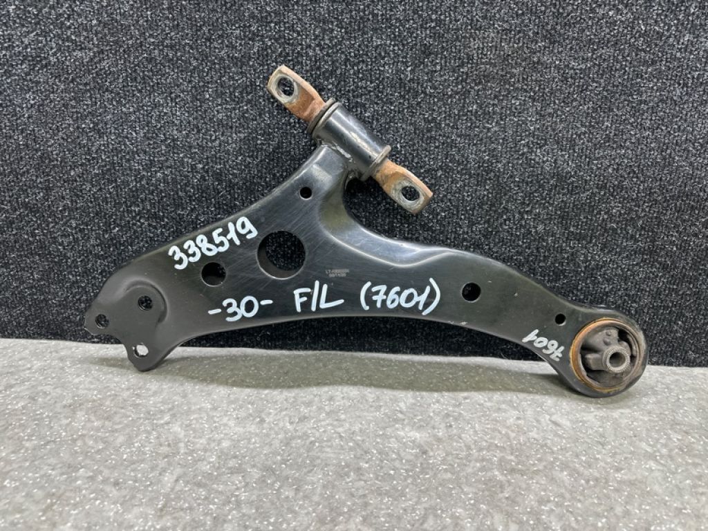 48069-06070 | Рычаг передней подвески нижний лев. TOYOTA CAMRY 30 02-06